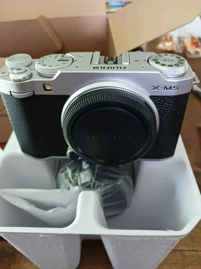 Fujifilm X - M5 26.1MP APS - C Mirrorless Camera with 15 - 45mm Lens - Silver - digitalfocuspro