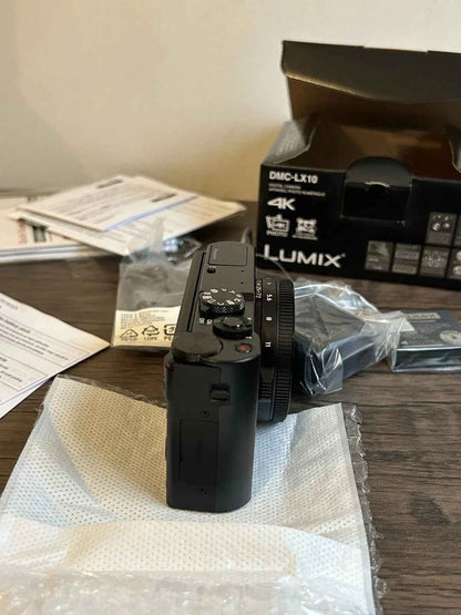 Panasonic LUMIX LX10 20.1MP Compact Camera with 24-72mm Leica Lens - Black - digitalfocuspro