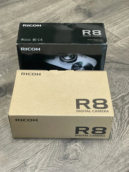 Ricoh R8 10MP 7.1x Zoom Compact Digital Camera – Rare Black Edition (Brand New)