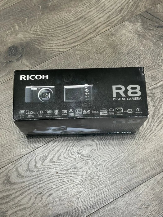 Picture of Ricoh R8 10MP 7.1x Zoom Compact Digital Camera – Rare Black Edition (Brand New)