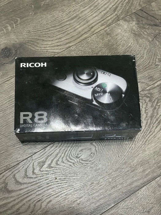 Picture of Ricoh R8 10MP 7.1x Zoom Compact Digital Camera – Rare Black Edition (Brand New)